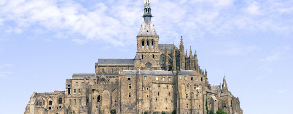 Excursion privée d'une journée au Mont Saint-Michel et à Honfleur au départ de Paris