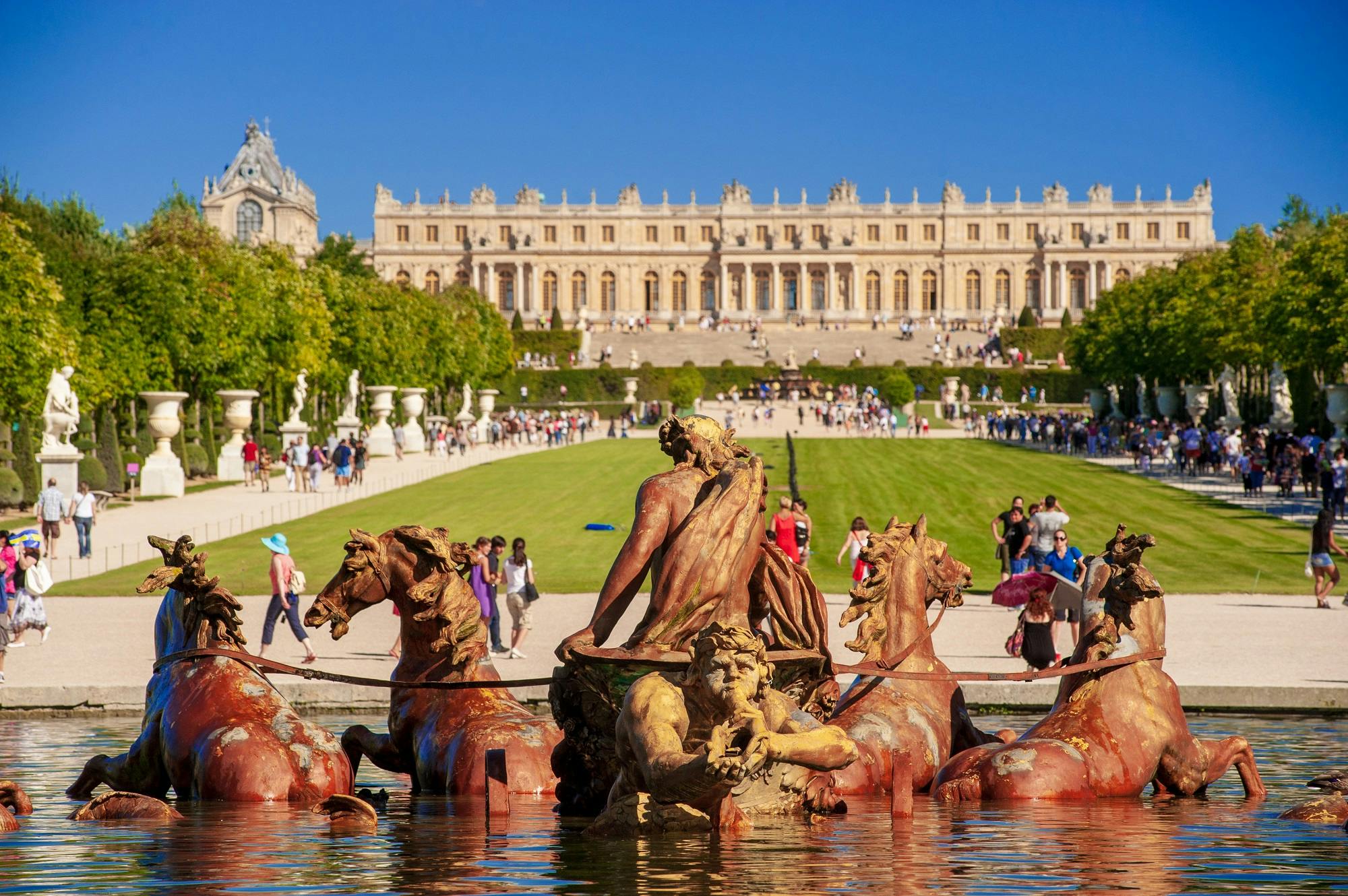 Viaje privado de un día completo a Giverny y Versalles desde París