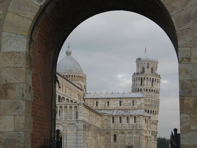 Pisa guided tour with Leaning Tower and entrance to the Cathedral