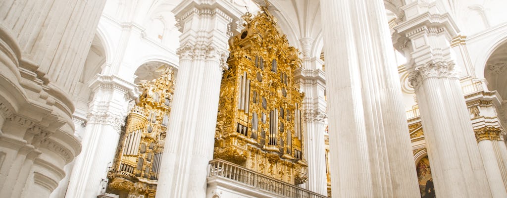 Guided tour of the Cathedral, the Royal Chapel and the historic center of Granada