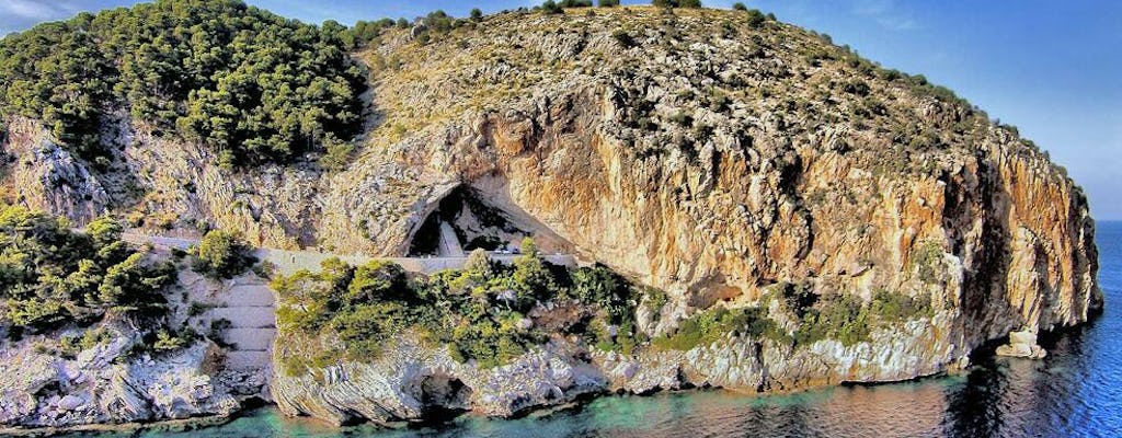 Entree Grotten van Arta