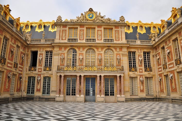 A 5-hour private trip to Versailles from Paris