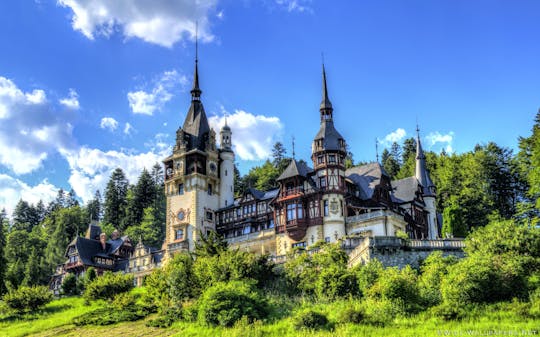 Tour premium aos castelos Drácula e Peles saindo de Bucareste