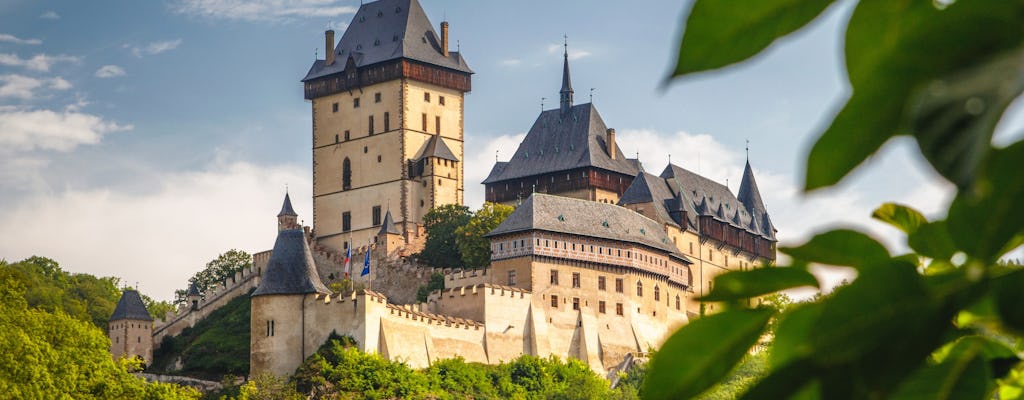 Excursão de bicicleta ao Castelo Karlstejn saindo de Praga