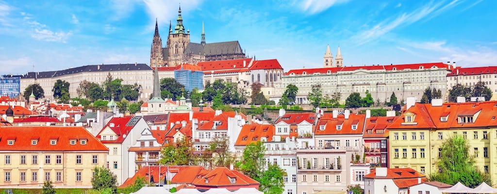 Tour panorâmico de bicicleta elétrica pelo parque, pela cidade e pelo Castelo de Praga