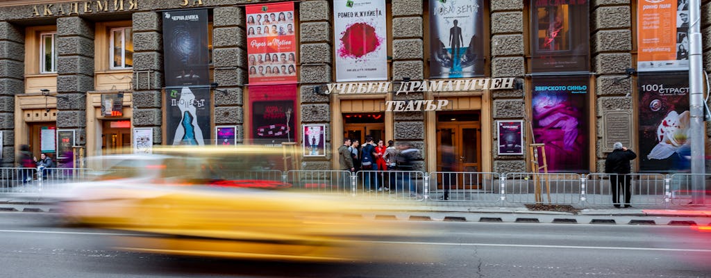 Descubre las gemas ocultas de Sofía en un recorrido fotográfico privado.