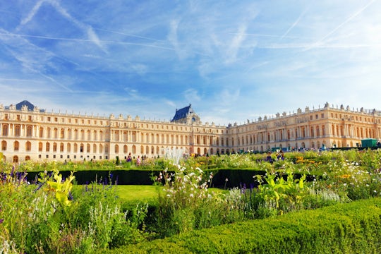Private tour of Versailles Palace and Gardens in small group of 6