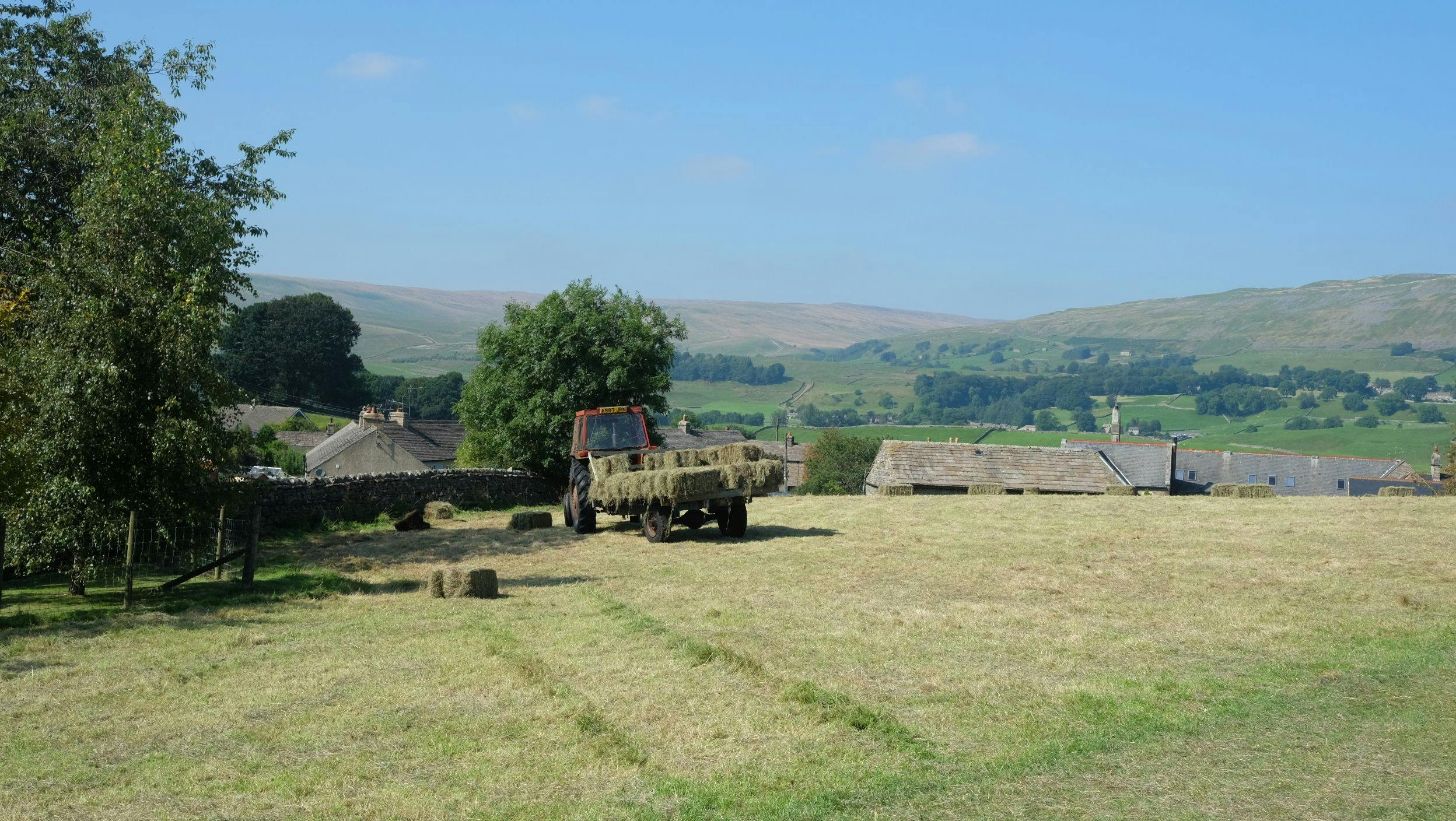 Tour of the Yorkshire Dales from Windermere