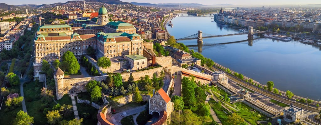 Half-day sightseeing city tour in Budapest