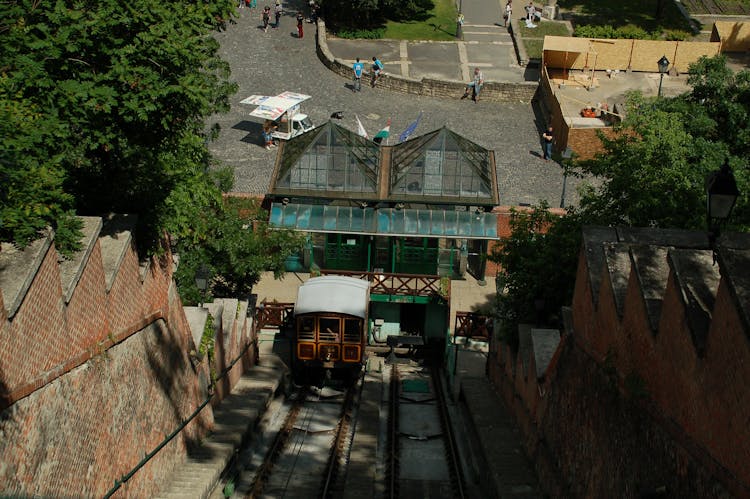 Half-day sightseeing city tour in Budapest