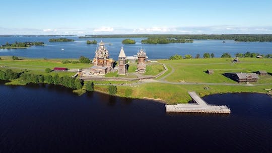Tour a piedi dell'isola di Kizhi