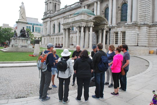 Il tour a piedi della storia dei guai a Belfast