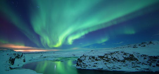 Northern Lights in a deluxe bus