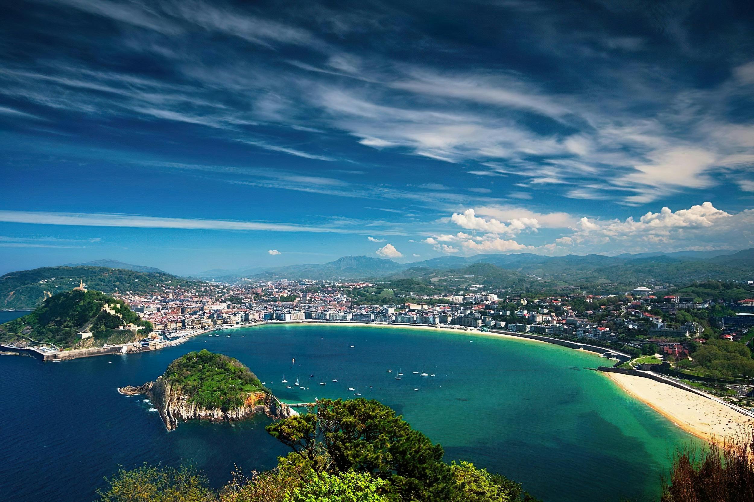 San Sebastian and Biarritz full-day tour from Bilbao