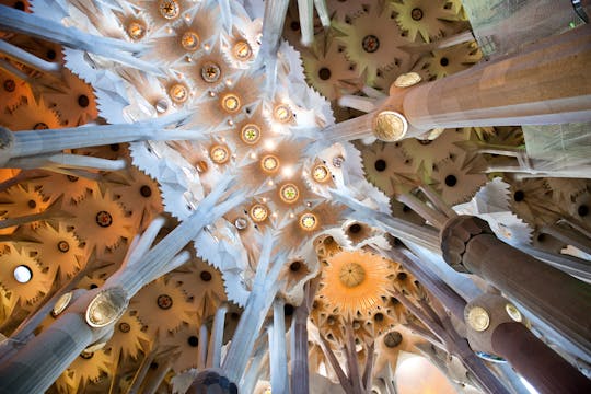 Frühe Eingangstour durch die Sagrada Familia