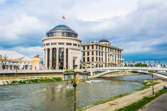 Het beste van de wandeltocht door Skopje