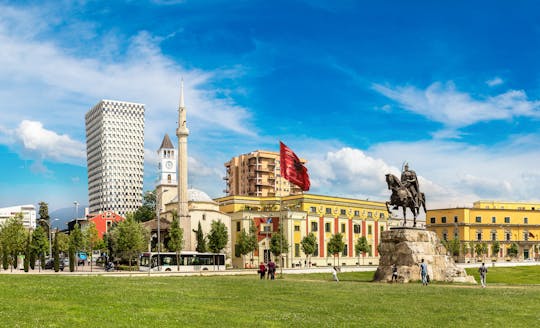 Green Tirana walking tour