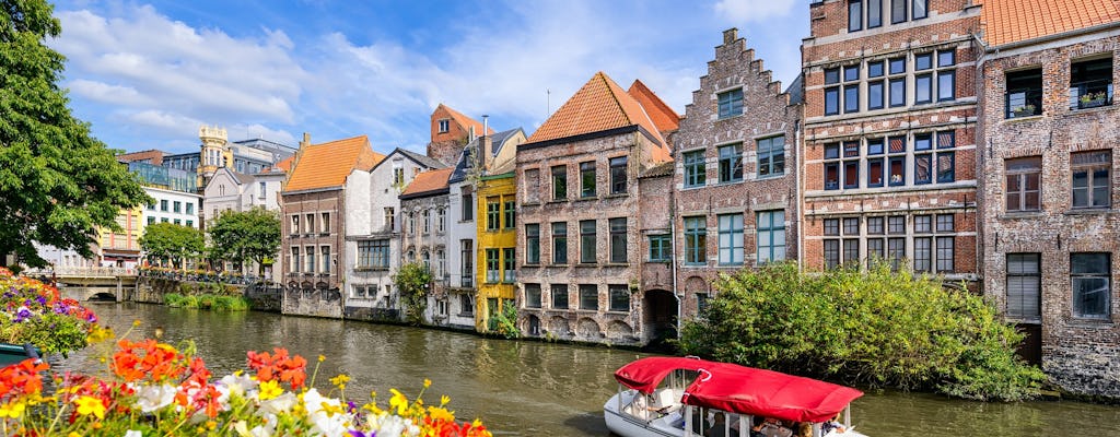 Guided boat trip in the historic center of Gent