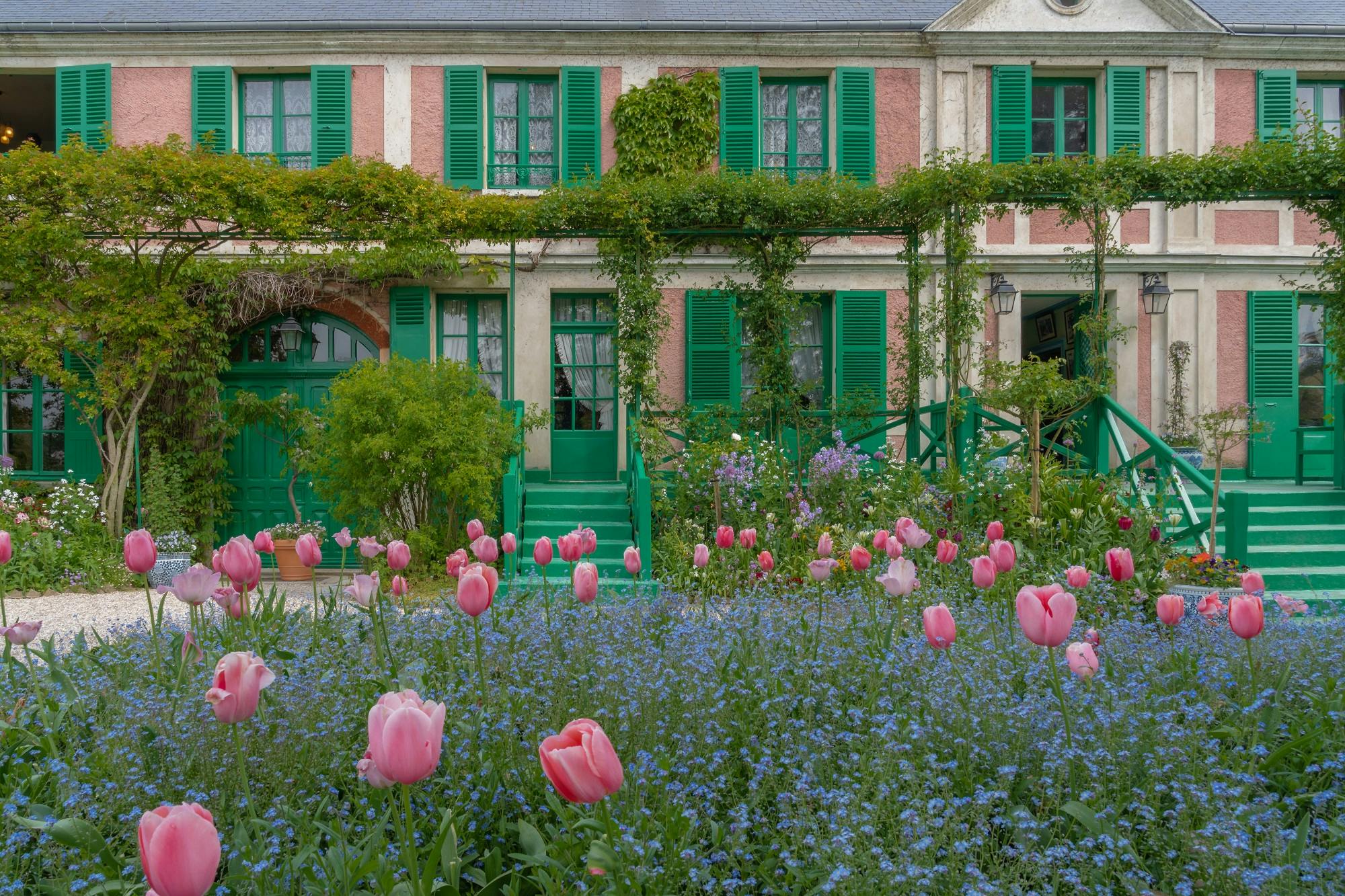 Giverny with audio guide and transfer from Paris Musement