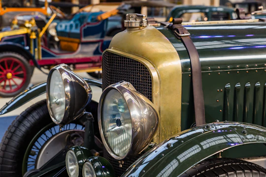 24 or 48-hour hop-on hop-off bus with National Automobile Museum