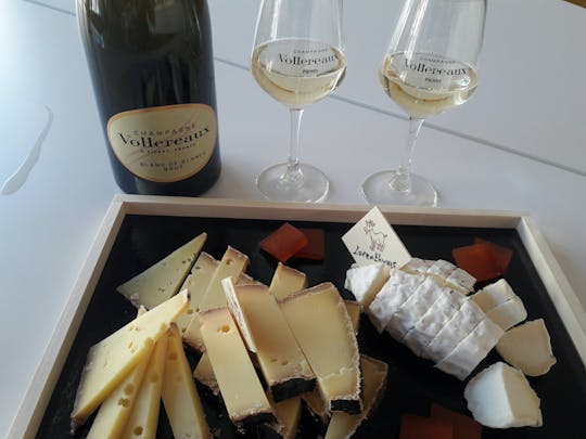 Visite guidée de la cave à champagne Vollereaux avec dégustation de champagne et de fromage