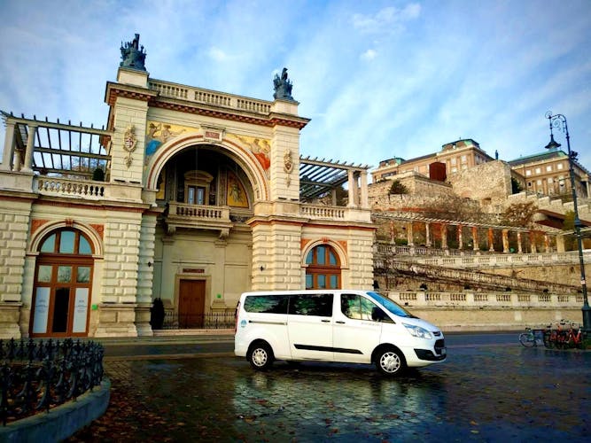 Private transfer between Ferenc Liszt airport and Budapest