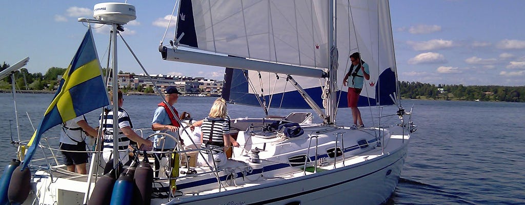 Día completo de viaje en velero en el archipiélago de Estocolmo