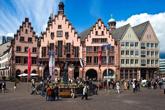 Jogo de exploração e passeio pela cidade velha de Frankfurt