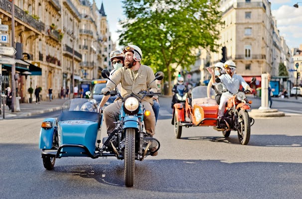 Recorrido vintage por París en moto con sidecar