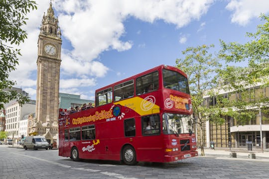 City Sightseeing hop-on hop-off bustour door Belfast