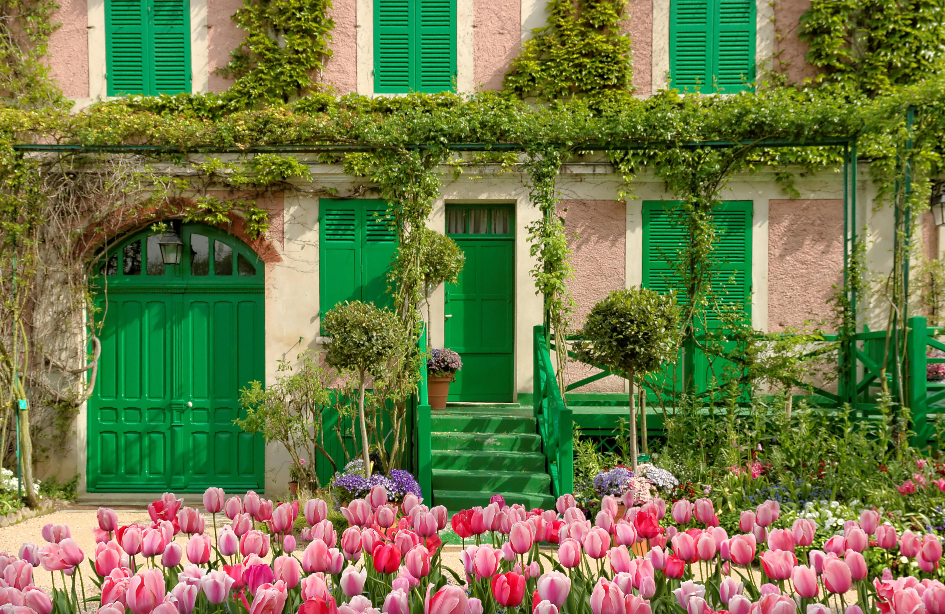 Day trip to Giverny Monet's garden and Auvers-sur-Oise with Van Gogh House from Paris