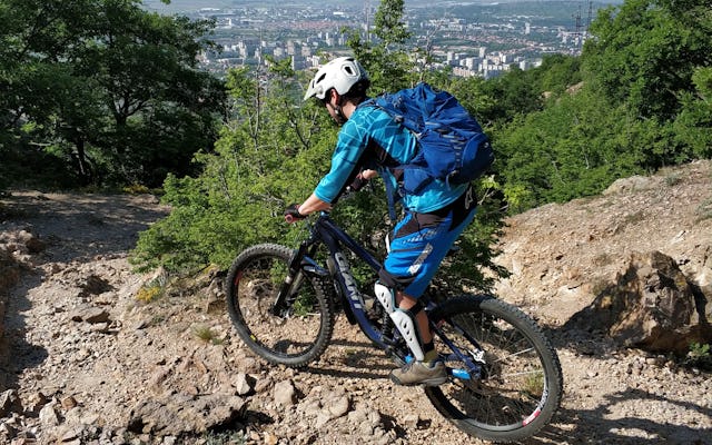 Prywatna jazda na rowerze górskim na Bałkanach