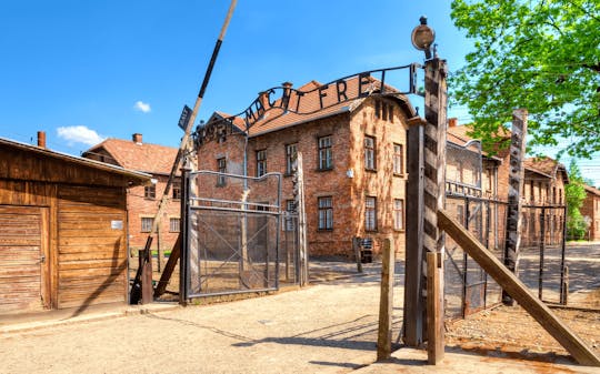 Całodzienna wycieczka z przewodnikiem do Muzeum i Miejsca Pamięci Auschwitz-Birkenau z Krakowa