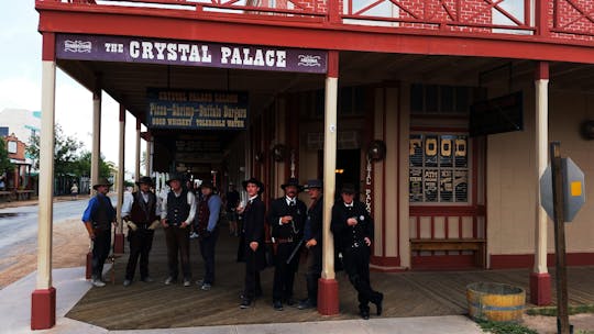 Tour privato di un giorno a Tombstone, Missione spagnola, Courthouse e Boot Hill Cemetery
