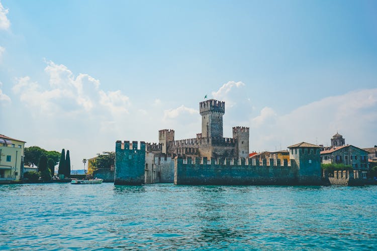 Sirmione and lake Garda tour