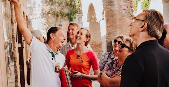 Tour privado a pie por Herculano con un guía-arqueólogo