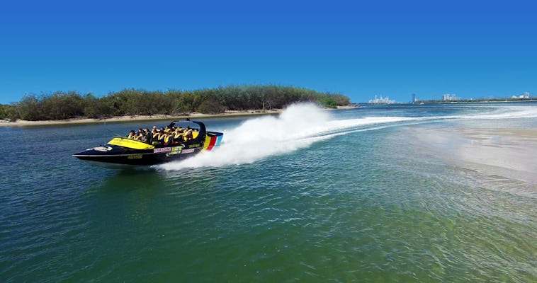 Paseo en lancha motora de aventura premium en aguas anchas