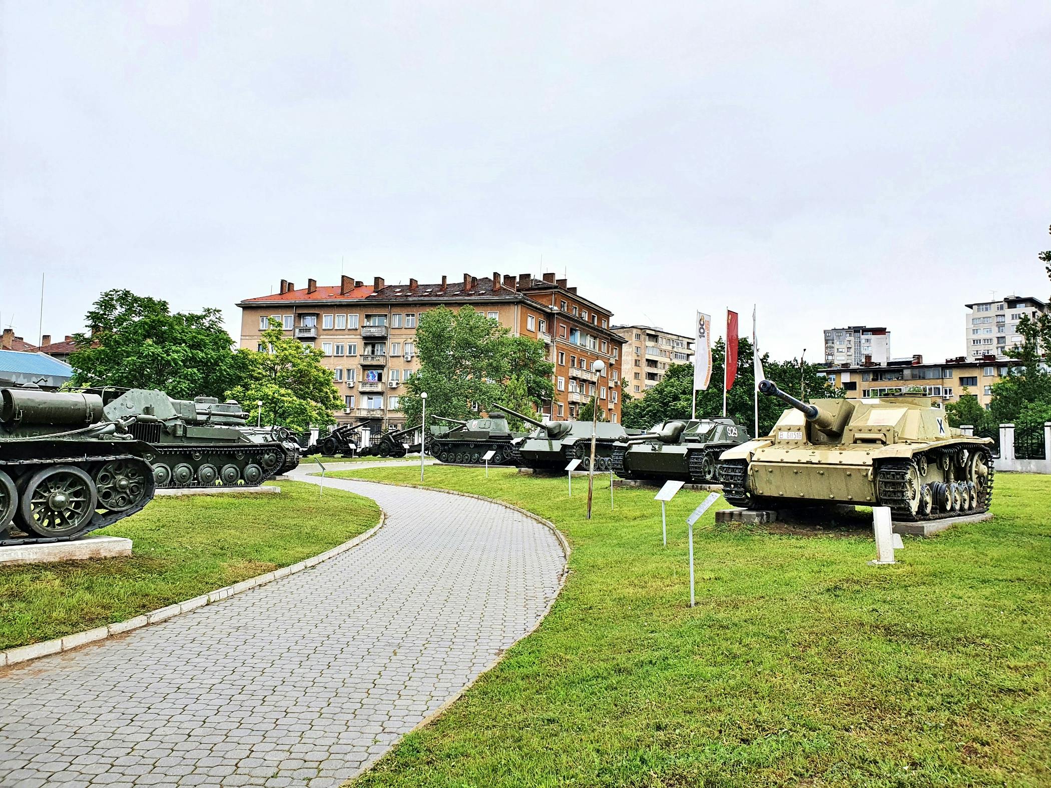 Tour autoguiado no Museu Nacional de História Militar de Sofia