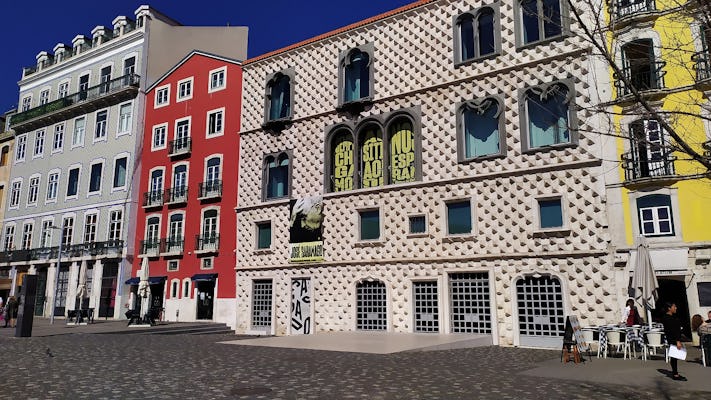 Jogo de exploração e passeio pela cidade velha de Lisboa