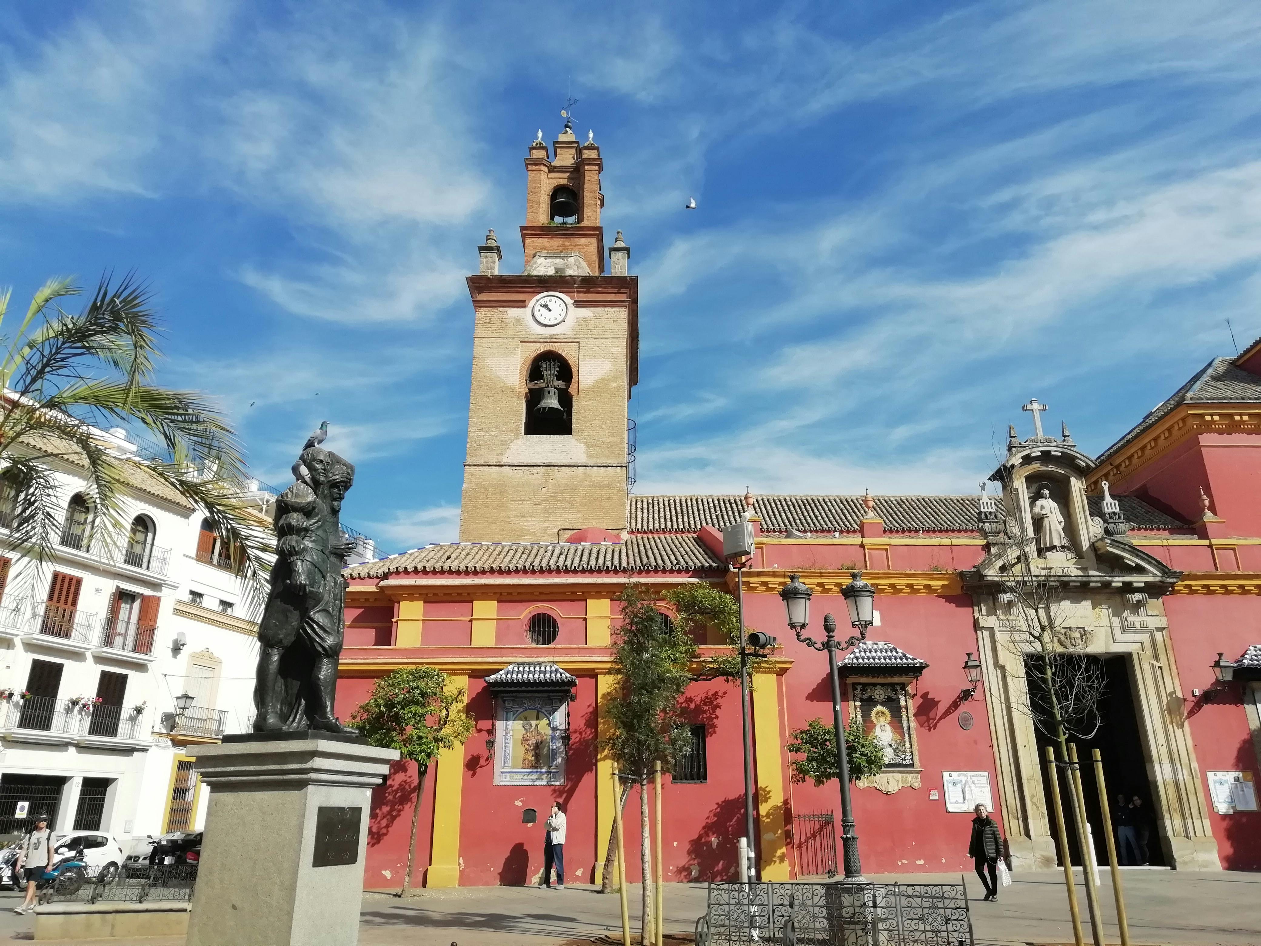 Seville Old Town exploration game and tour