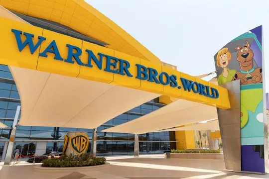 Warner Bros World Abu Dhabi met transfers