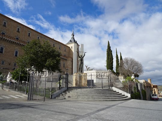 Gra i zwiedzanie średniowiecznego miasta Toledo