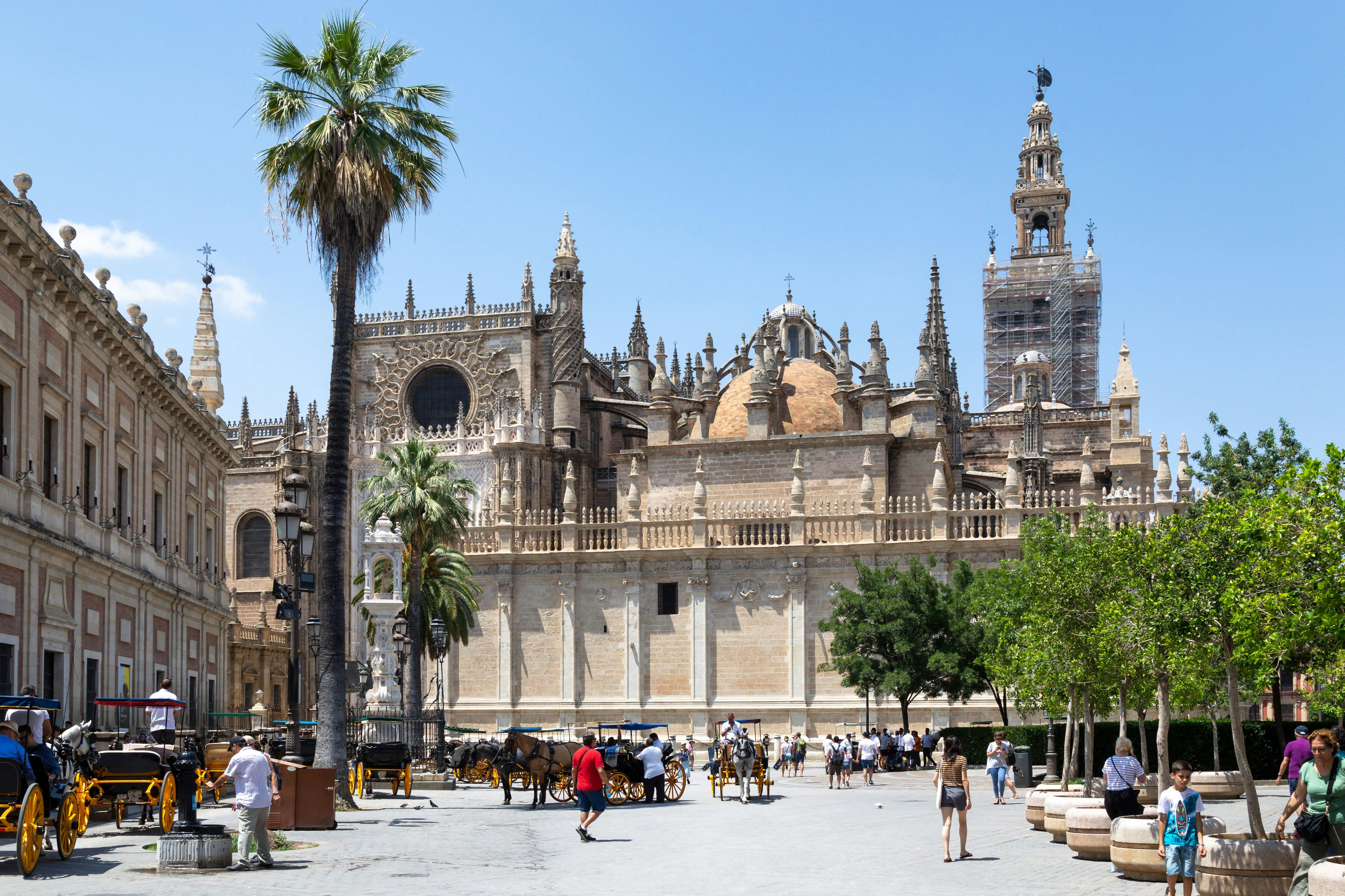 Sevillan kaupunki ja vapaa-aikaa shoppailuun