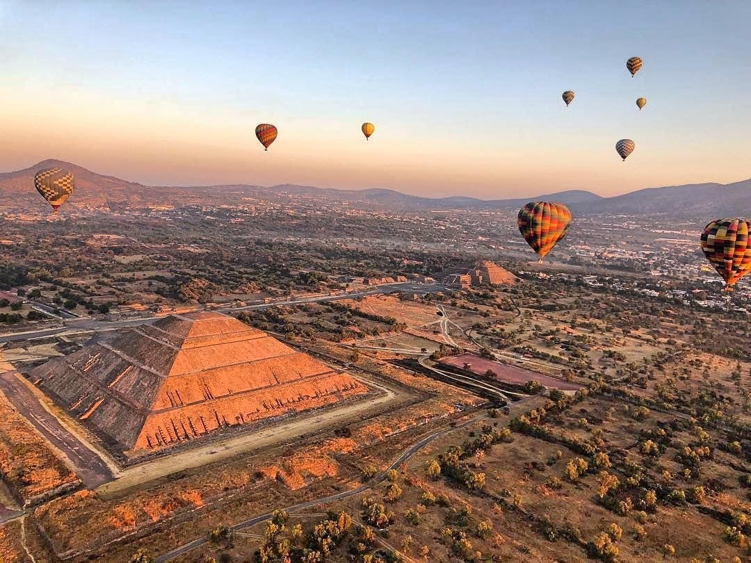 Excursion guidée des pyramides de Teotihuacan et balade en montgolfière