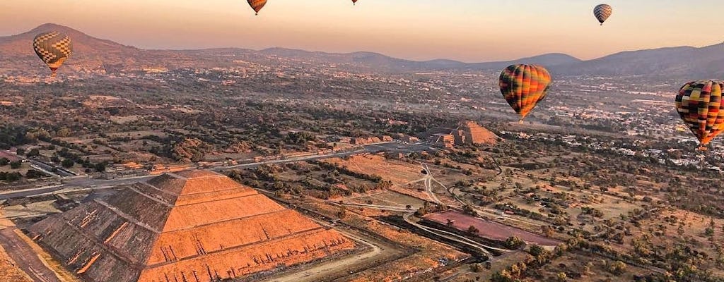 Excursión guiada a las pirámides de Teotihuacán y paseo en globo aerostático.