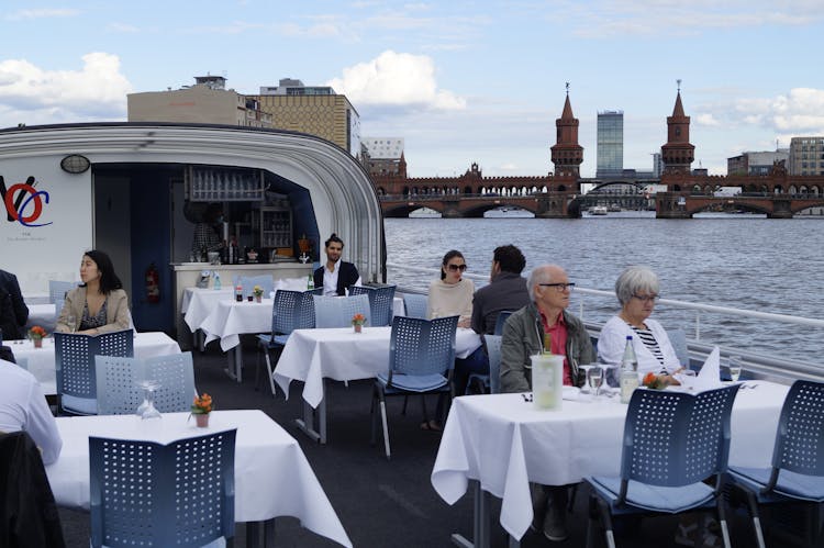 berlin river cruise with dinner
