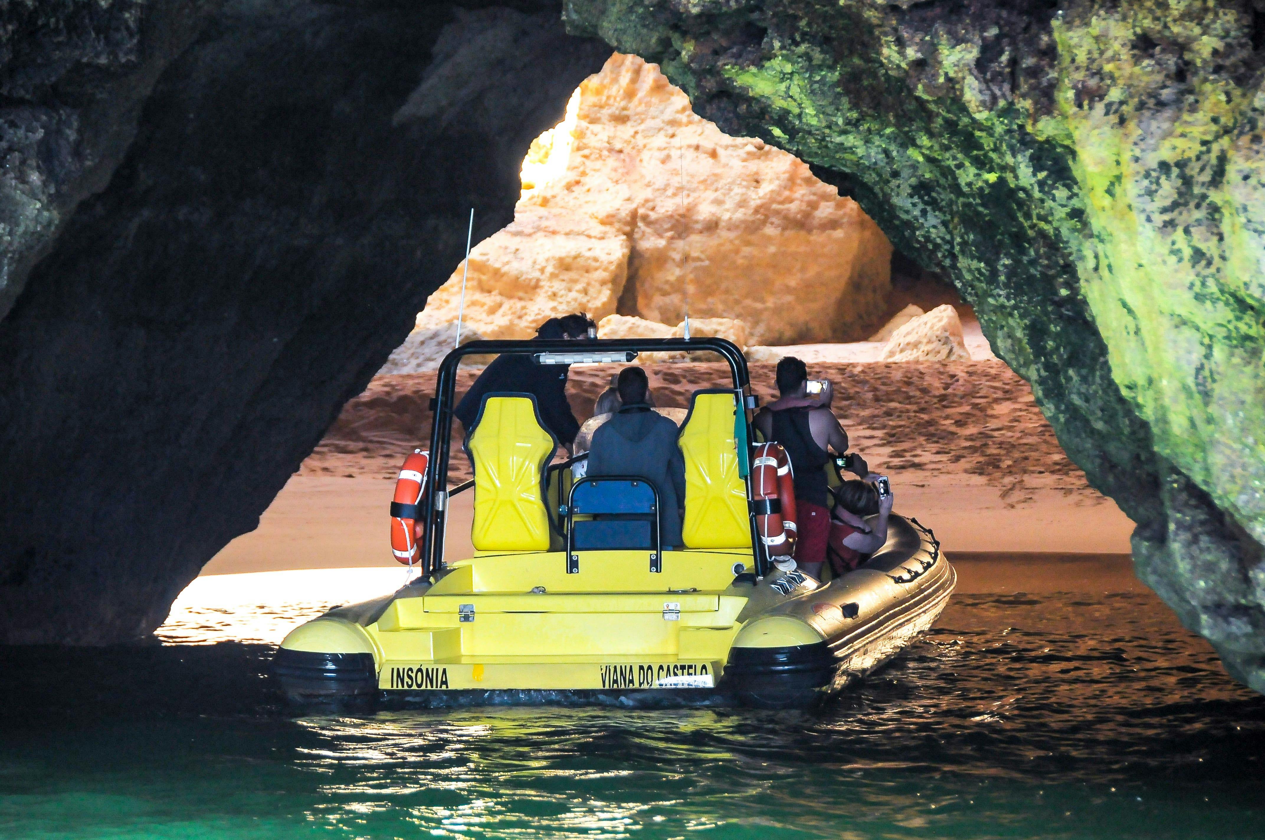 Billet de balade en hors-bord à la recherche des dauphins avec la grotte d'Insonia - au départ d'Albufeira