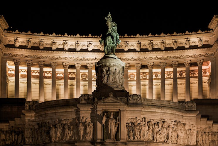 Rome by night private photo tour