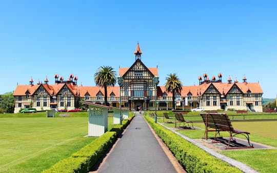 Waitomo Caves e Rotorua incluindo Te Puia - excursão para grupos pequenos saindo de Auckland