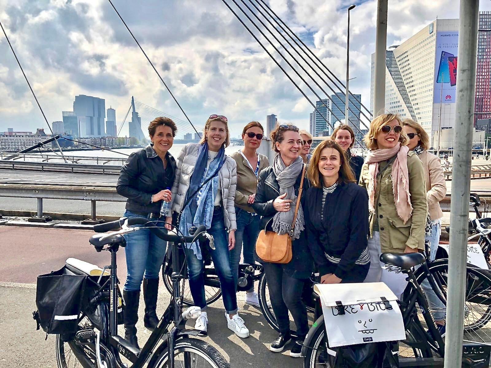 Visite gastronomique de 4 heures à vélo et à bouchée à Rotterdam